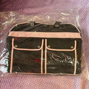*NEW* Mary Kay Branded Stylish Black and Pink Duffle Bag